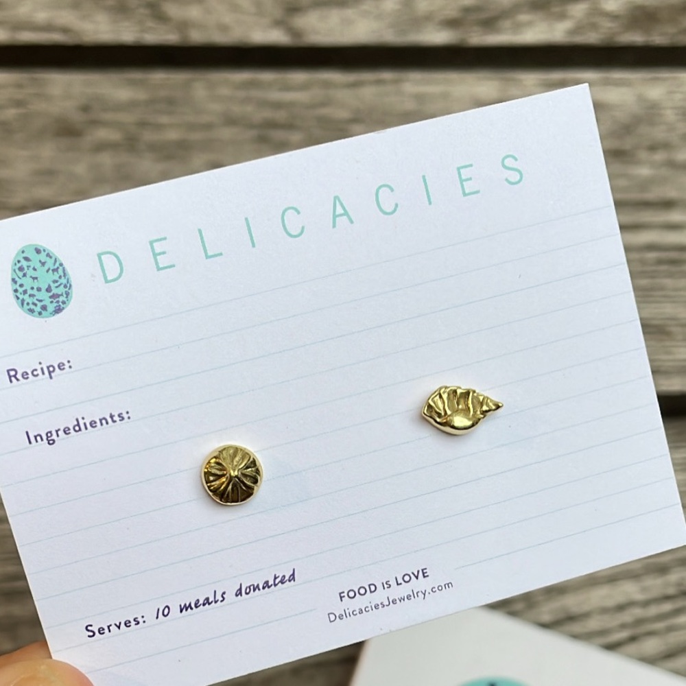 NWT Gold Plated Dumpling Earrings